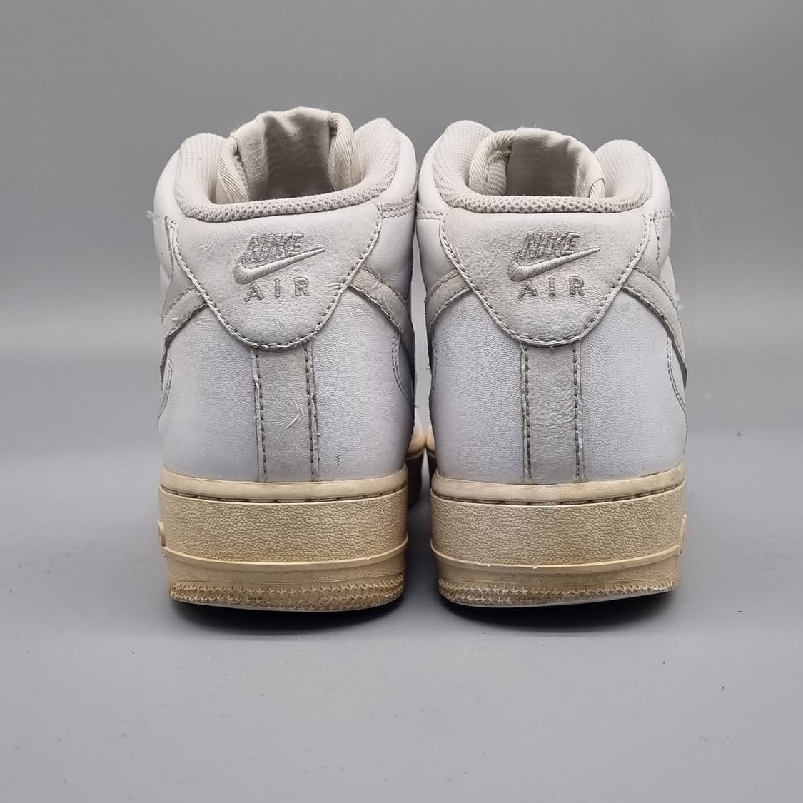 나이키 에어포스1 미드 240 상품이미지4