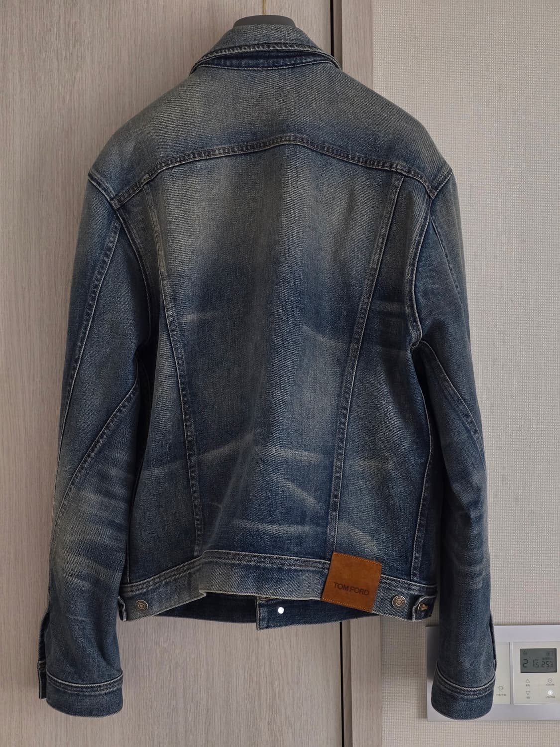 톰포드 22ss 데님 트러커 XL 상품이미지2