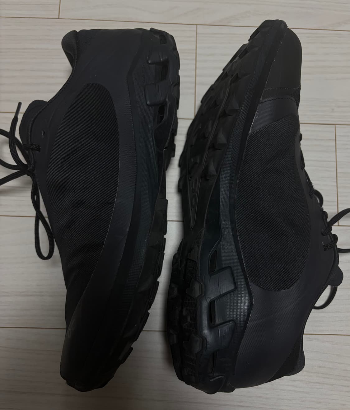 파프 온 클라우드벤쳐 피크 올 블랙 265 상품이미지3