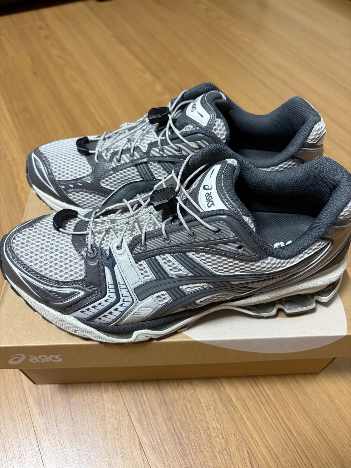 아식스 언리미티드 젤 카야노 14 오이스터 그레이 클레이 그레이 상품이미지1