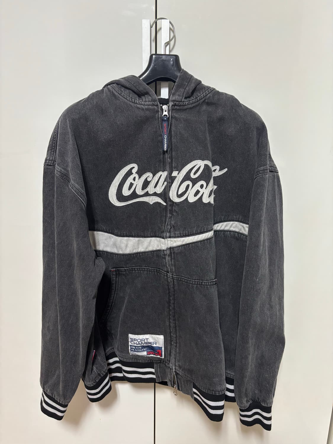 코카콜라 후드점퍼집업 상품이미지1