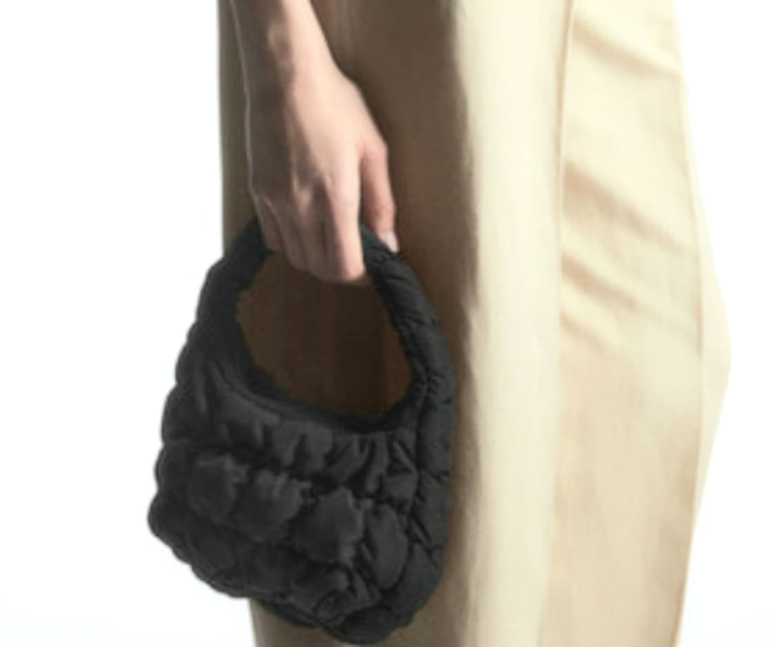 새상품) cos 퀼티드 마이크로백 구름빵백 상품이미지1