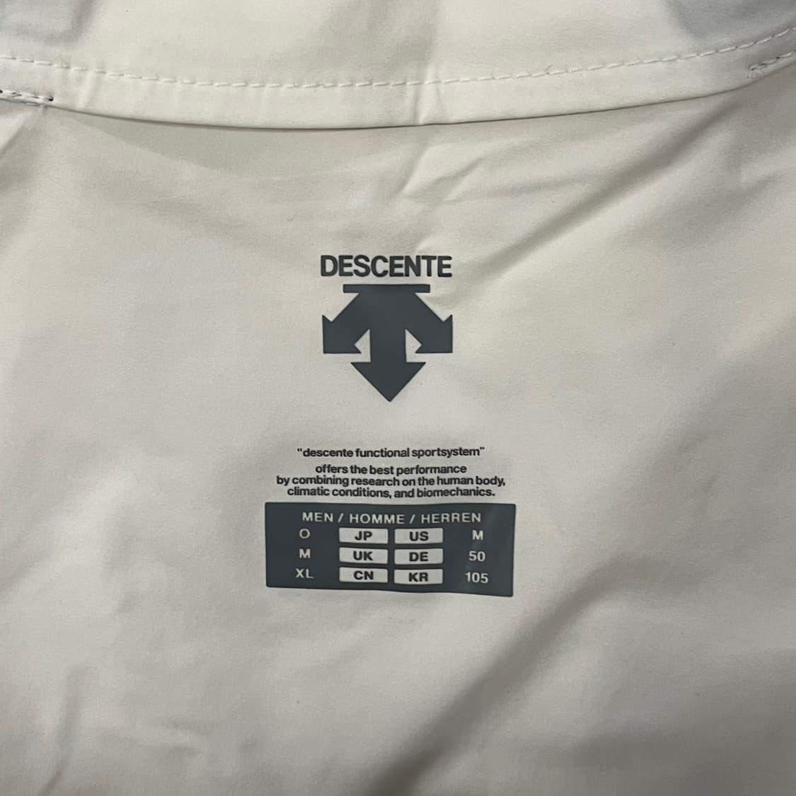 [정품/105] 데상트 KOREA 바람막이 화이트 b17 상품이미지5