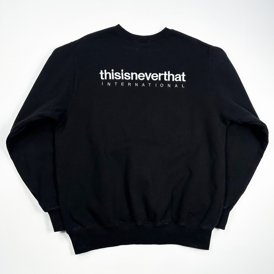 디스이즈네버댓 (디네댓) 백로고 블랙 맨투맨 (실측 L) 상품이미지3