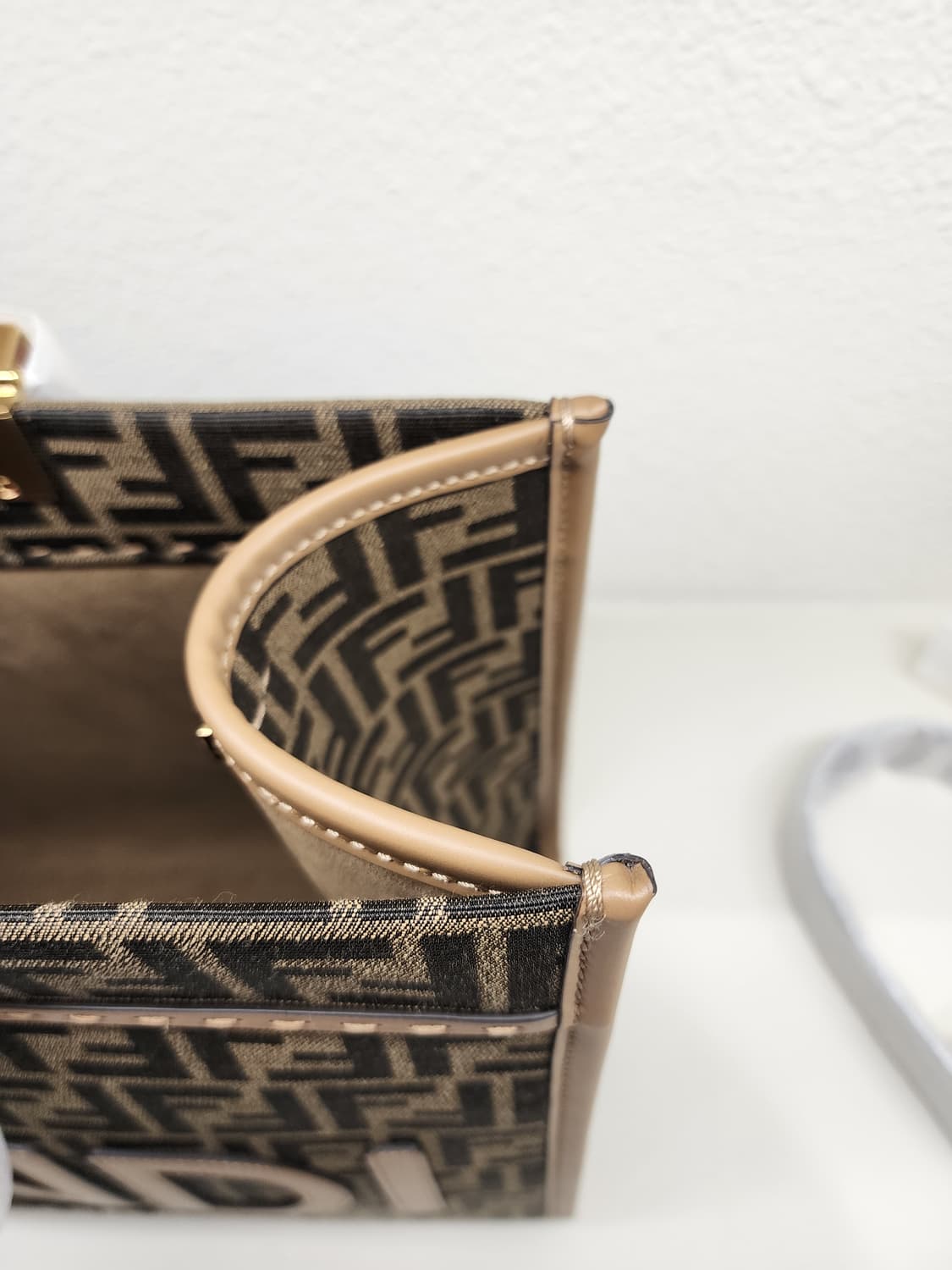 펜디 8BH386 선샤인 패브릭 토트 숄더백 미듐 브라운 상품이미지8