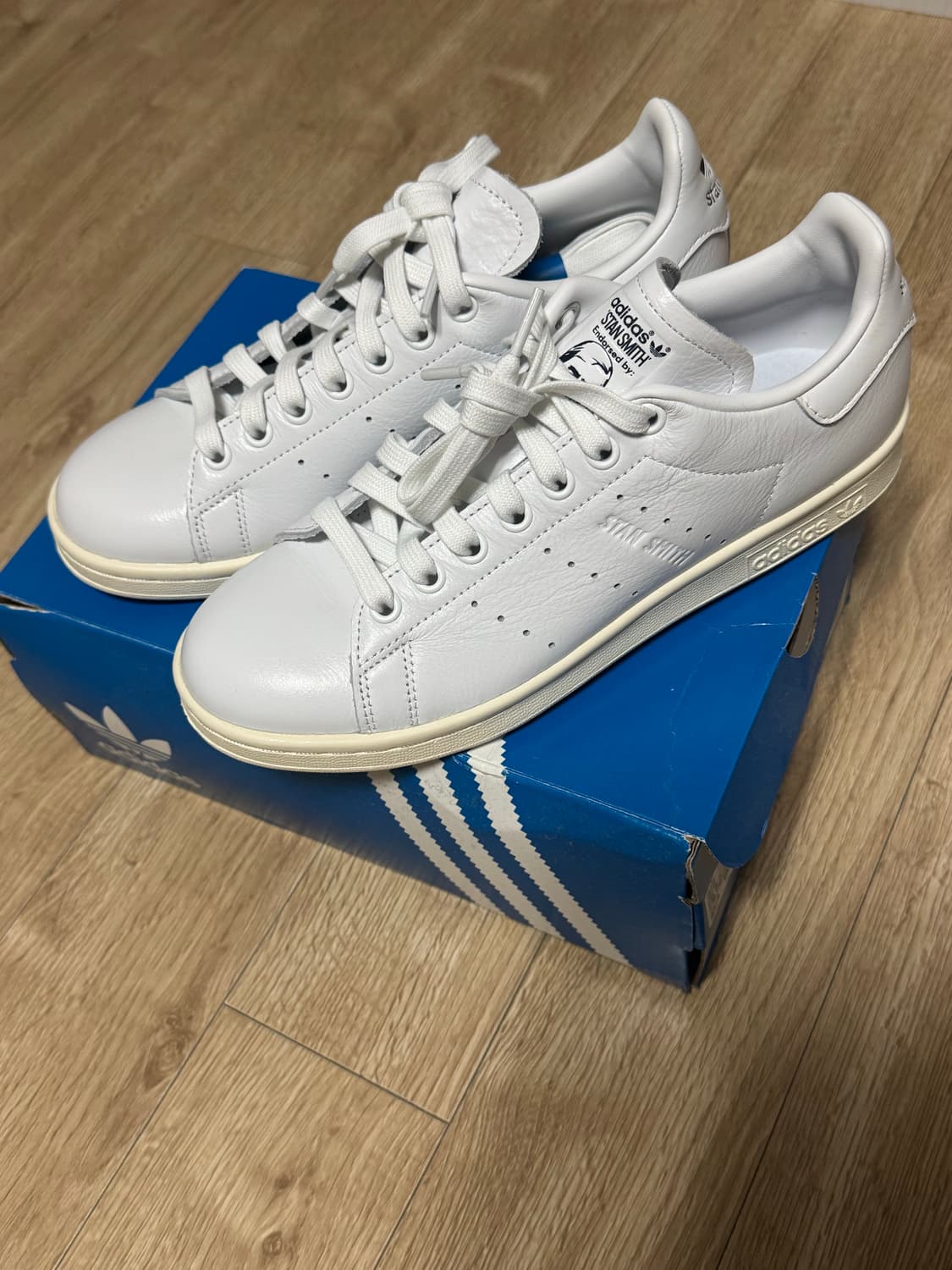 아디다스 스탠스미스 화이트 새상품 한정판 상품이미지1