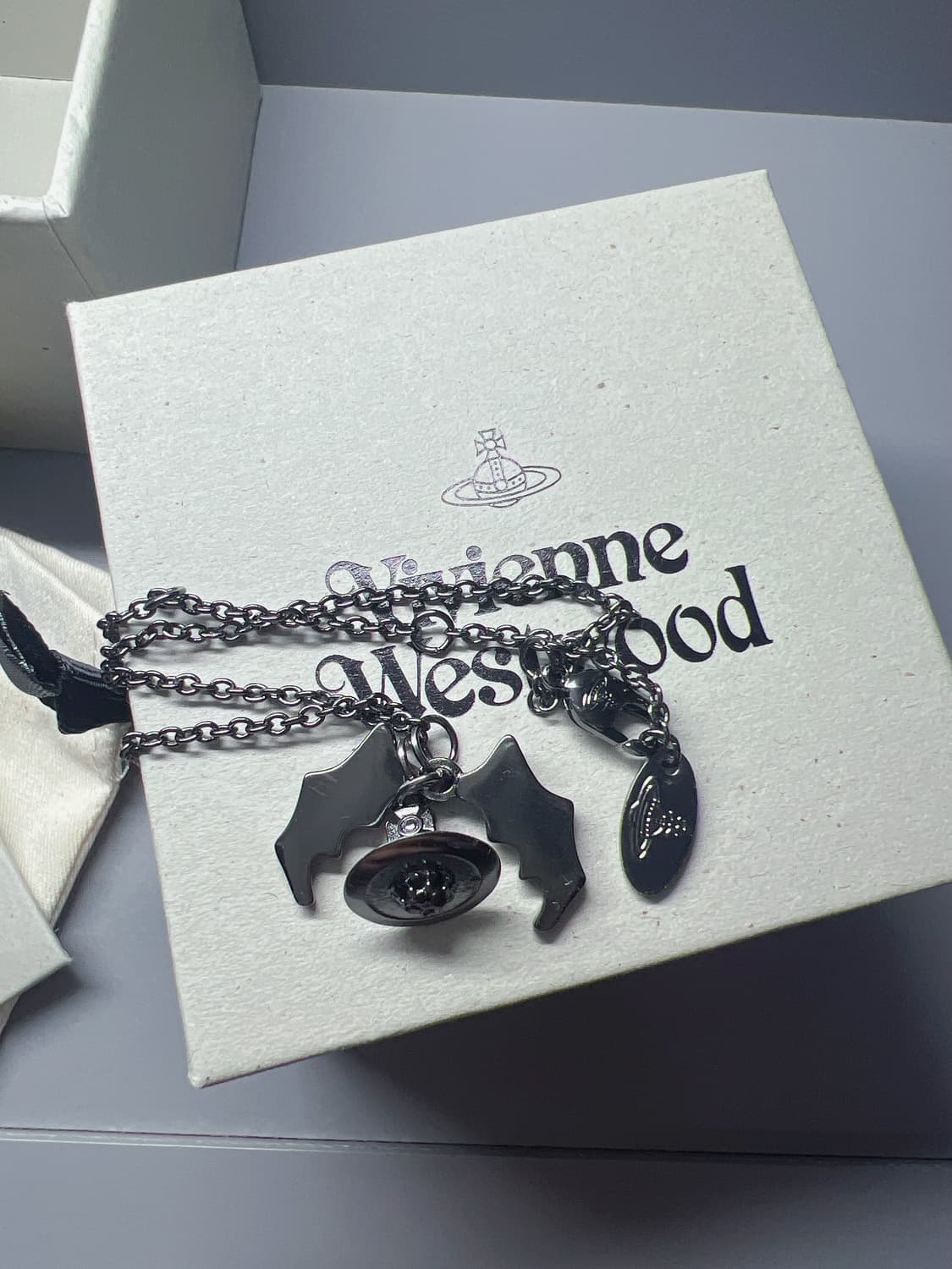 비비안웨스트우드 박쥐 목걸이 (미니) 상품이미지3