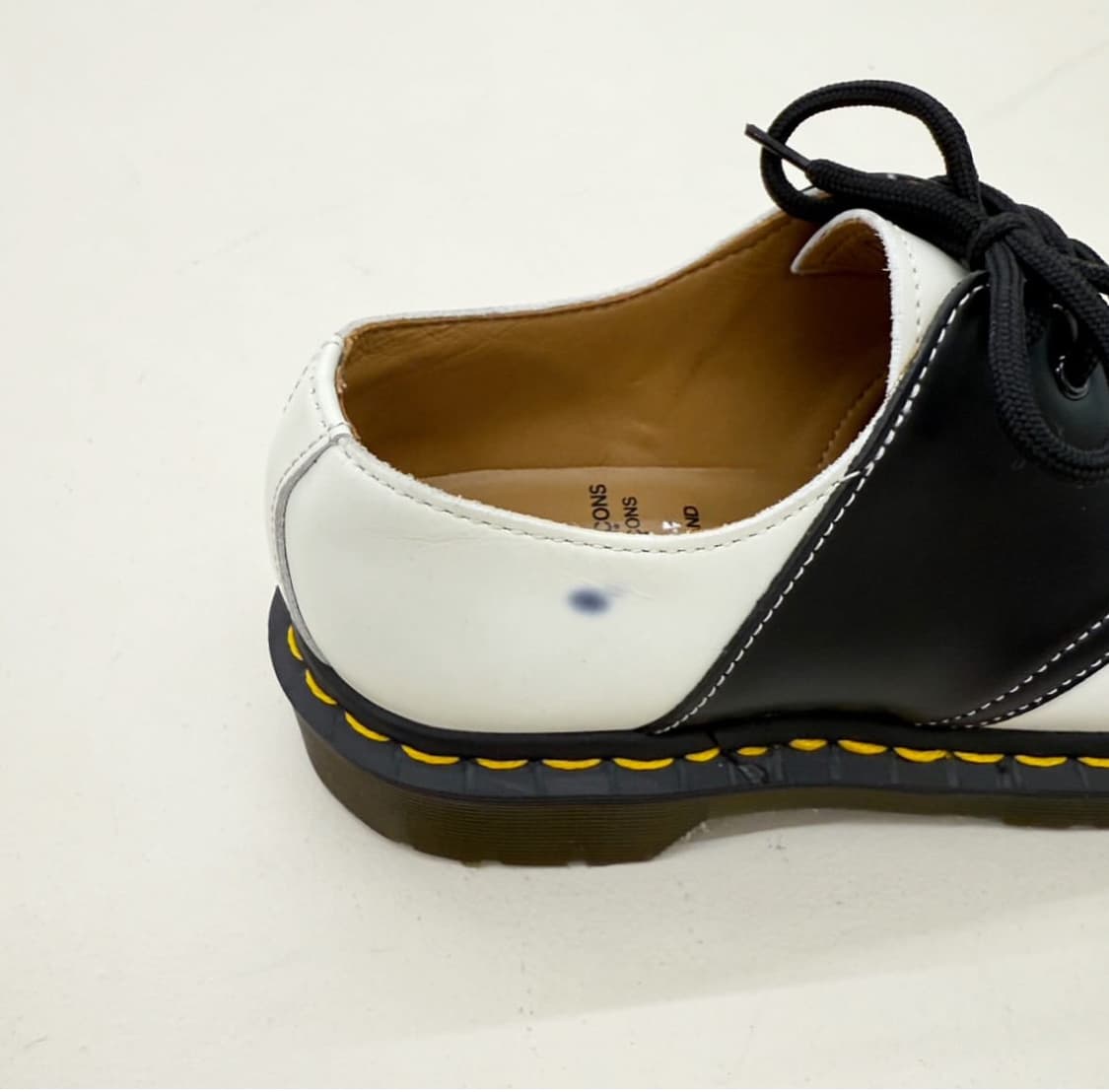 꼼데가르송 x 닥터마틴 3홀 더비 상품이미지6