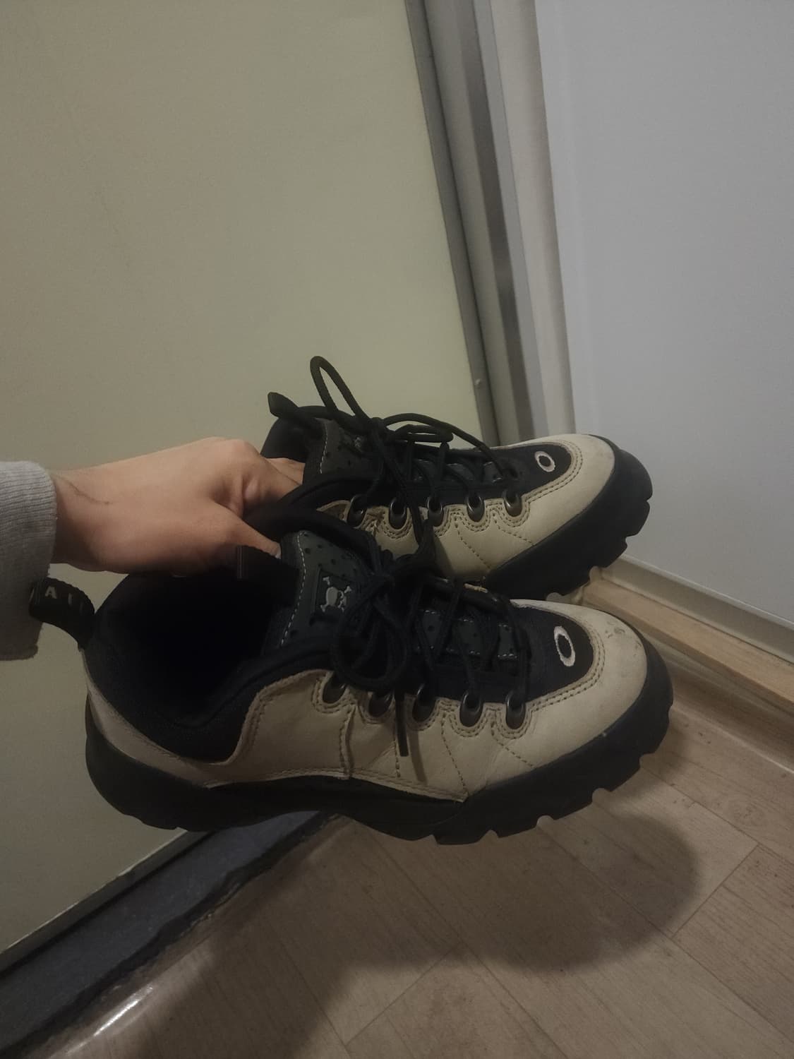 **rare 2001 oakley nail low top boots 상품이미지3