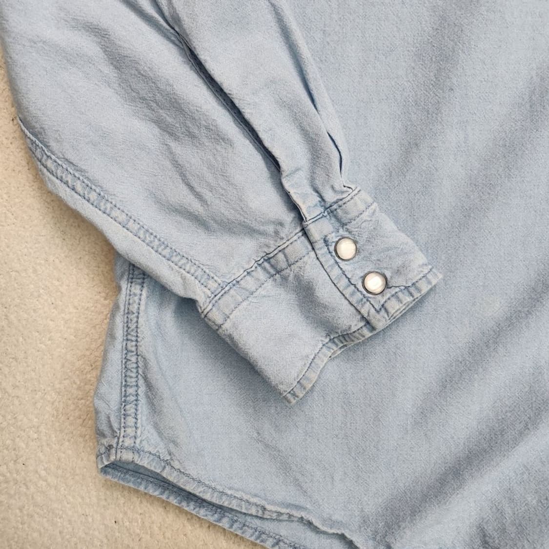 LEVI'S 라이트워시 데님 셔츠 Women XL 상품이미지3