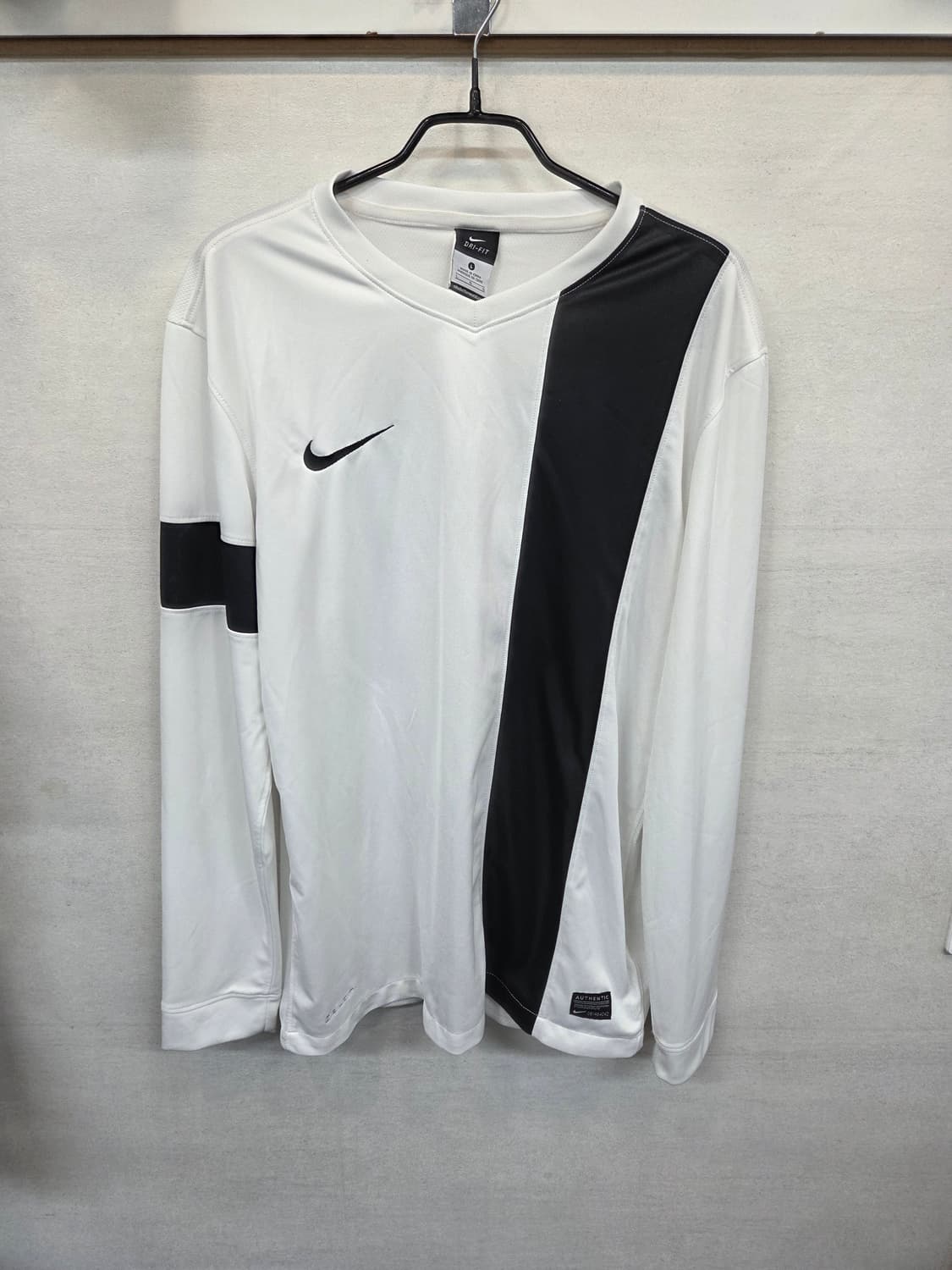 나이키 드라이핏 올드스쿨 기능성 긴팔 L 상품이미지1