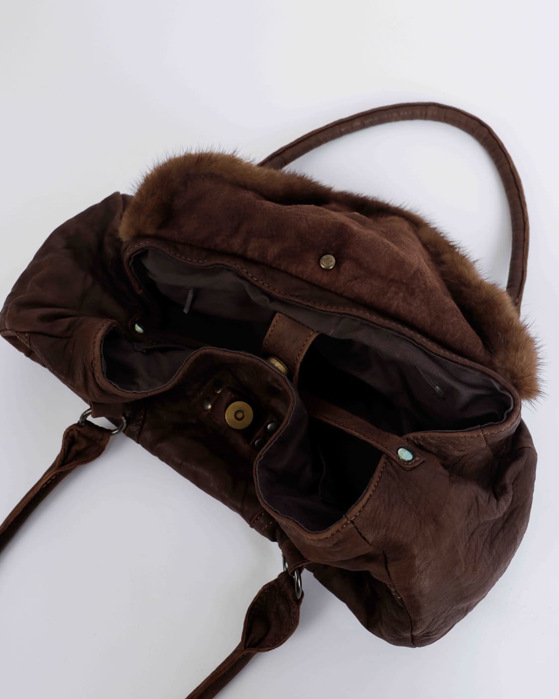 [ONE'S HEART] 브라운 퍼 트리밍 빈티지 레더 숄더백 상품이미지10