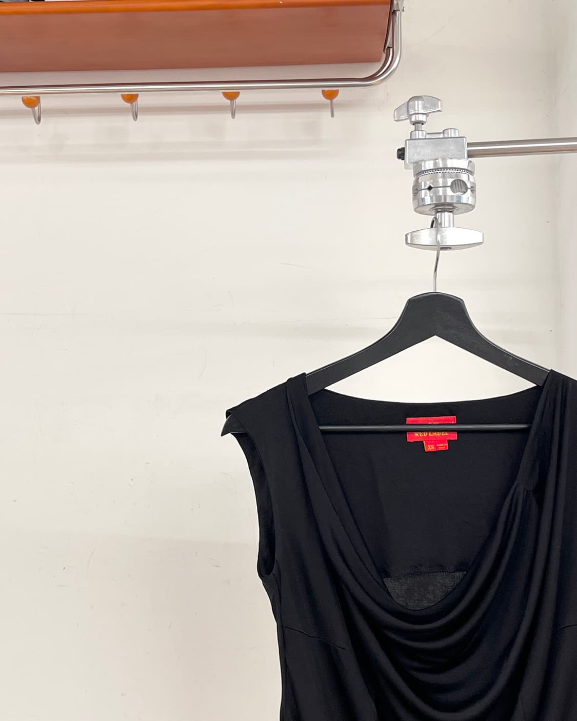 비비안 웨스트우드 레드라벨 블랙 드레이프 슬리브리스 상품이미지3