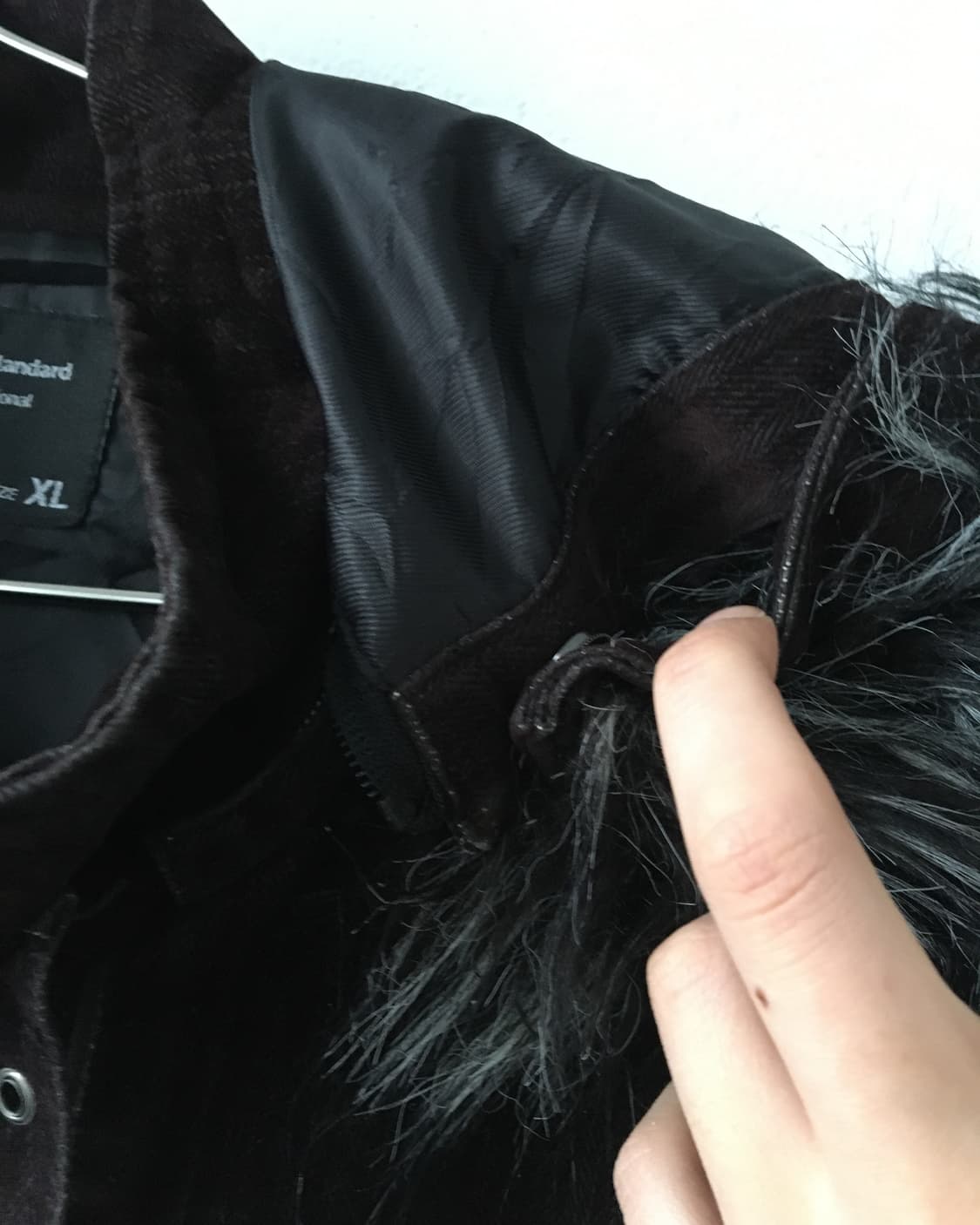 Fake fur hood belted jacket 상품이미지5