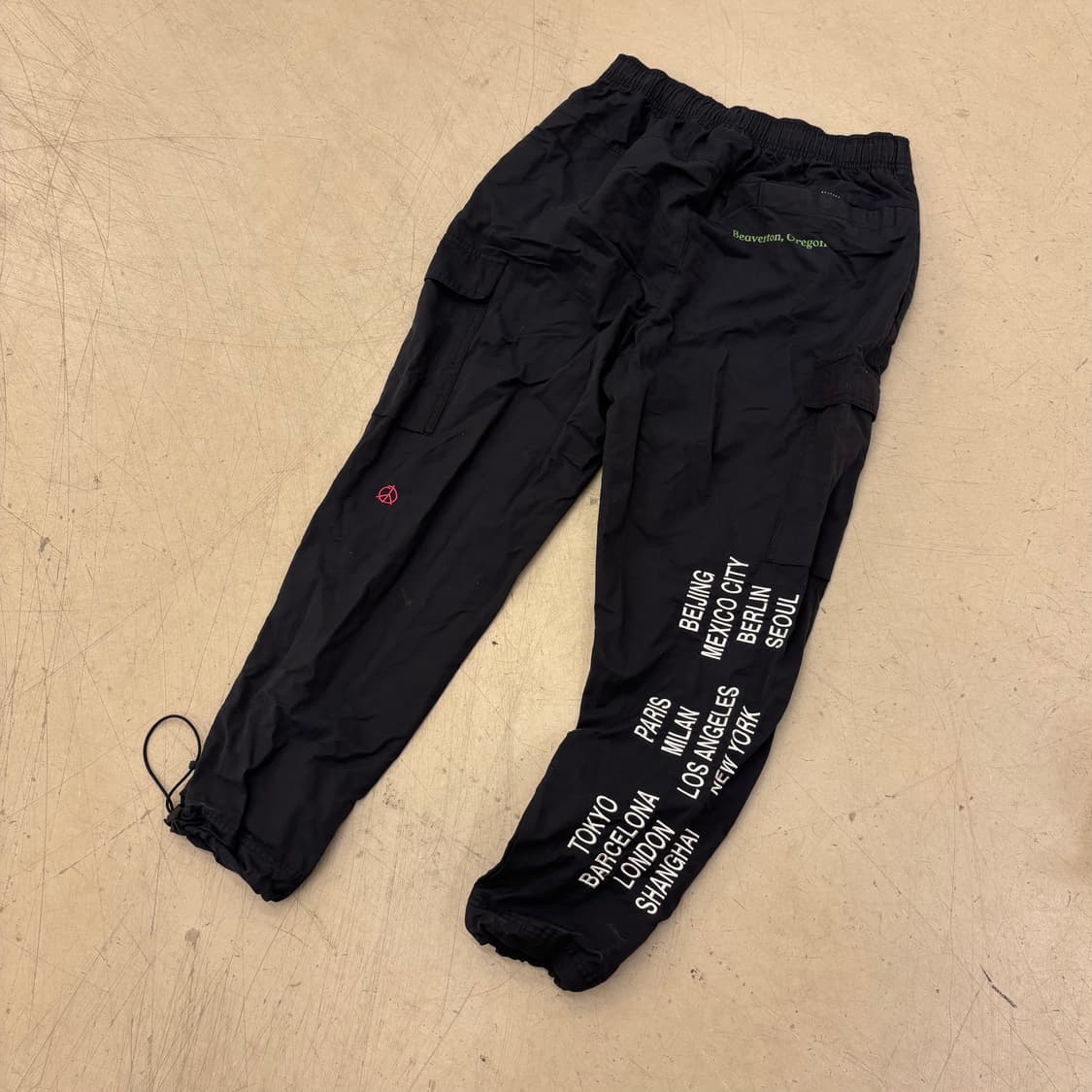 나이키 멀티로고 월드투어 카고 스트링 팬츠 상품이미지3