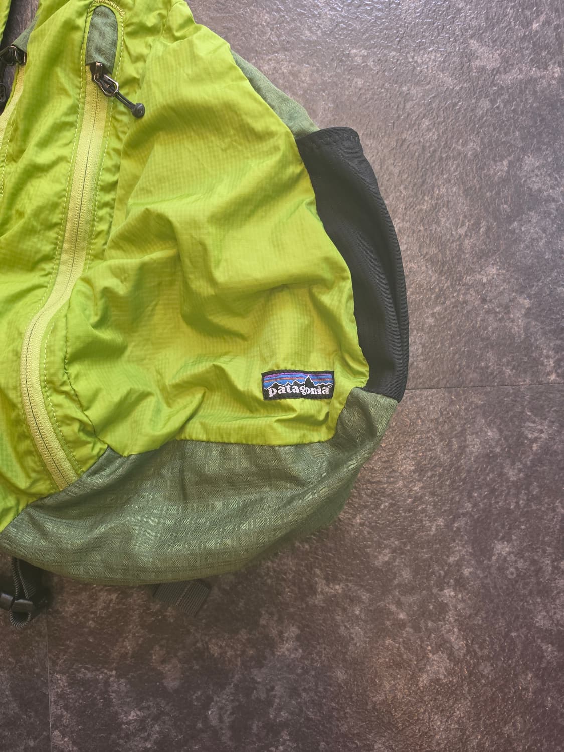 파타고니아 슬링백 - 라임색 상품이미지2