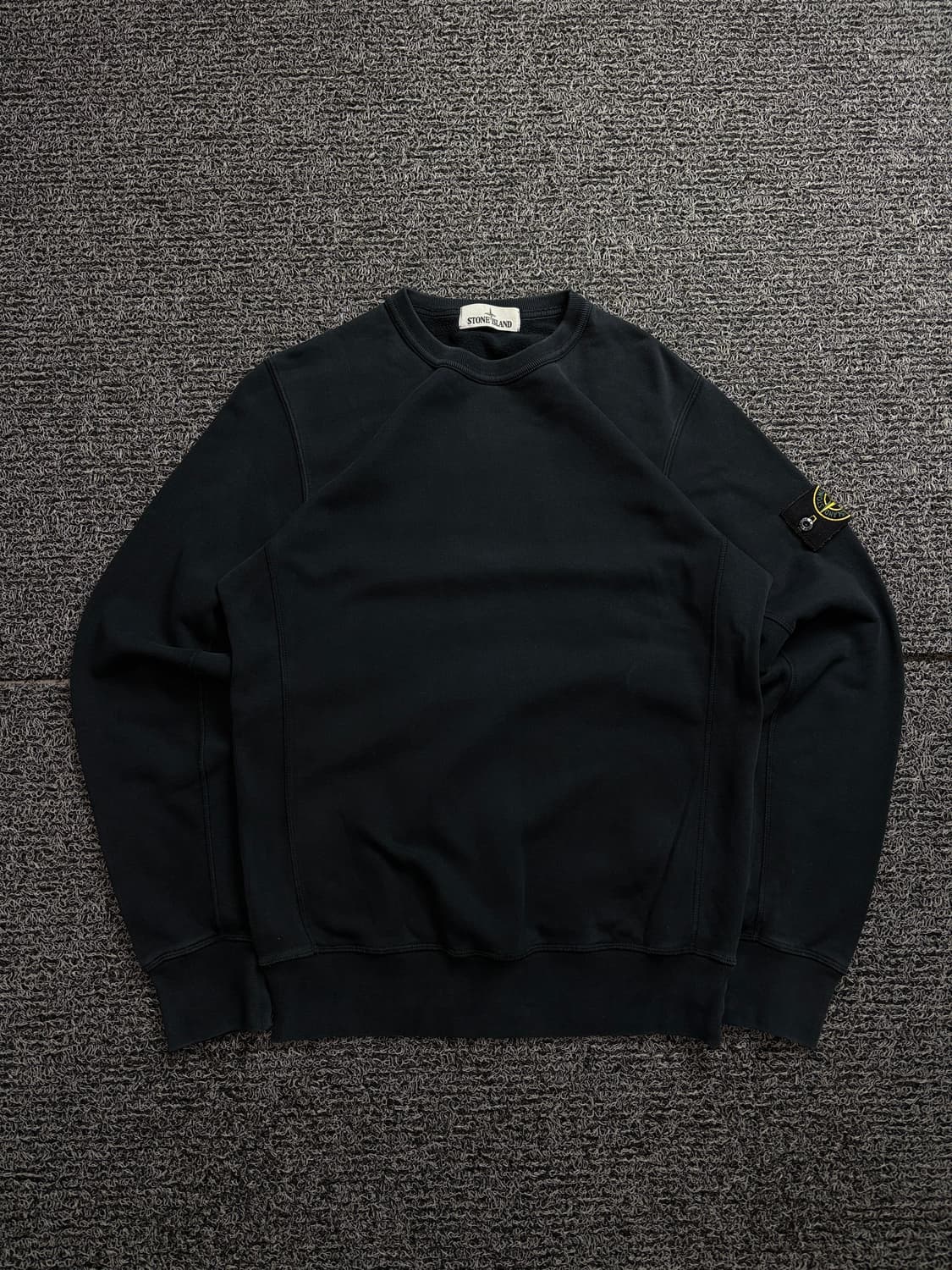 스톤아일랜드 와펜 미니멀 스웻 크루넥 스웻 셔츠 1938 상품이미지2