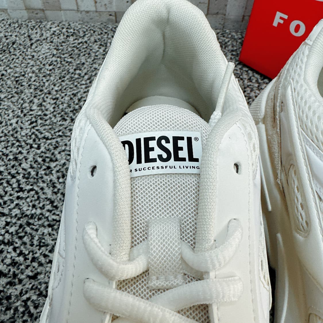 디젤 남성 화이트 세린디피티 스니커즈 상품이미지3