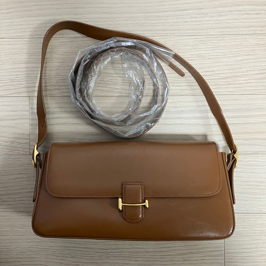 [새상품] 드메리엘 베티백 탄브라운 Demeriel 상품이미지8