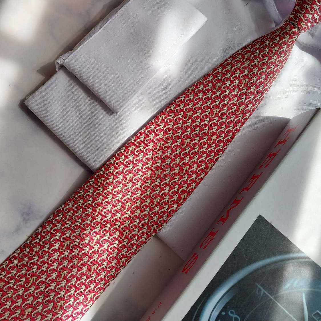 에르메스 실크 레드 해마 패턴 넥타이 9.0cm A+등급 K2548 상품이미지5