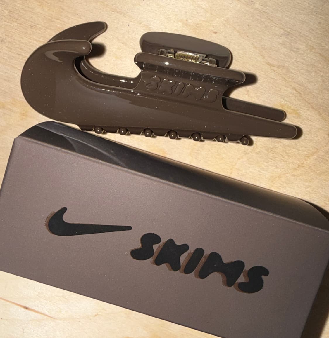 나이키 스킴스 집게핀 상품이미지1