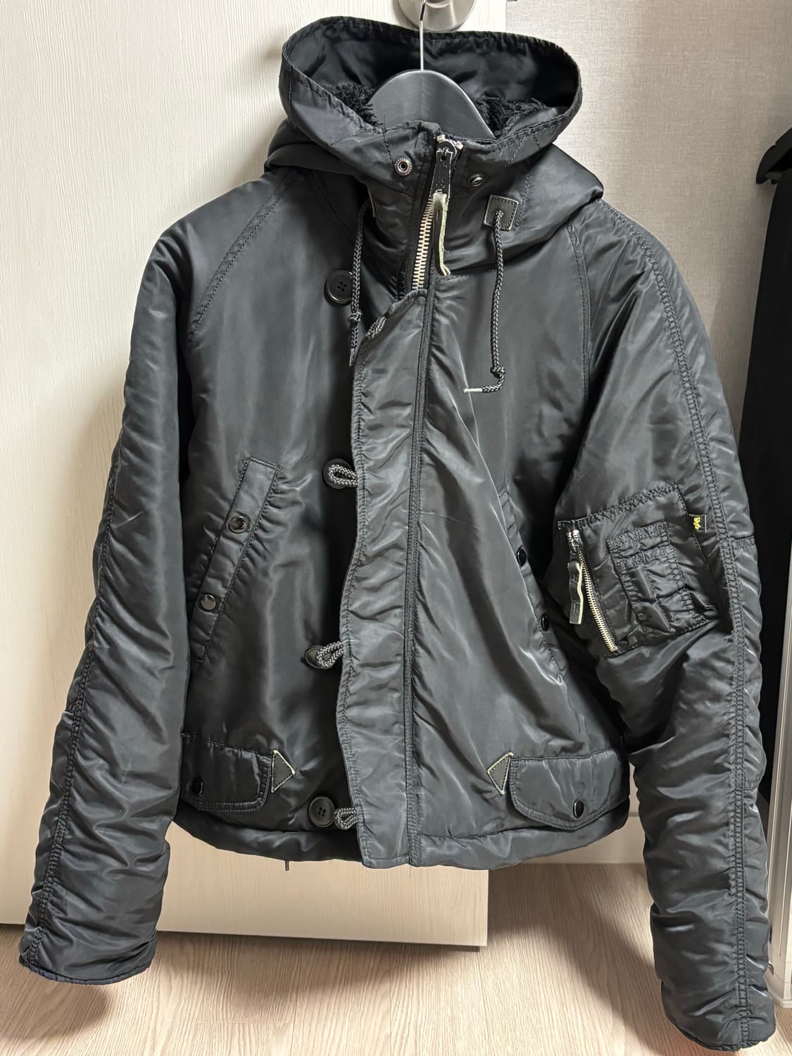 알파인더스트리 리메이크 크롭봄버 L 상품이미지1