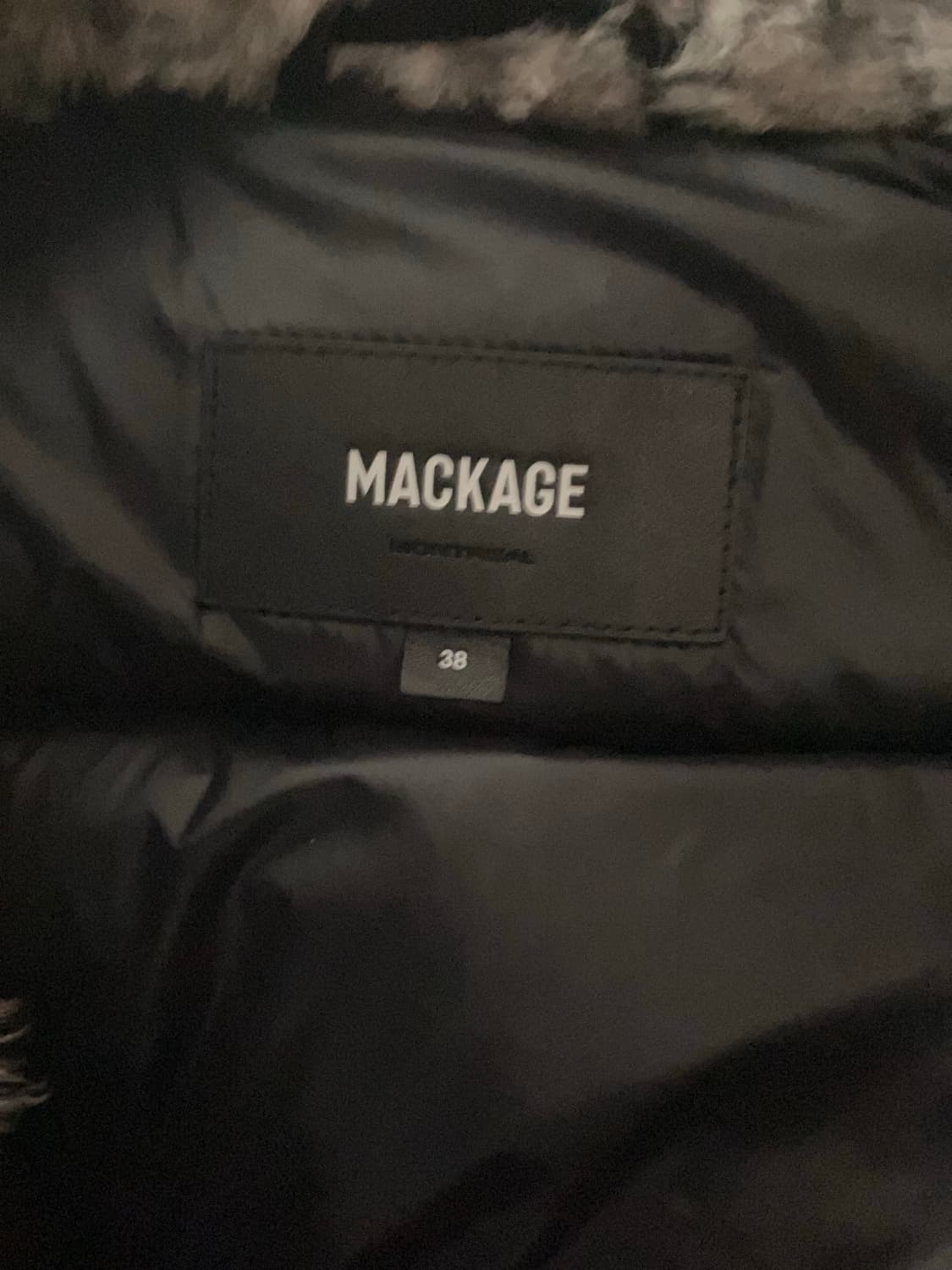 맥케이지 실버퍼 딕슨 패딩 24fw 38size 상품이미지4