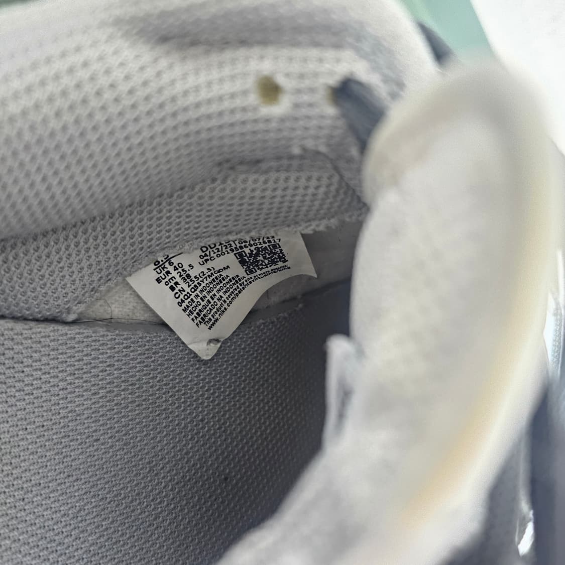 255나이키 덩크 로우 회색/흰색 운동화 상품이미지5