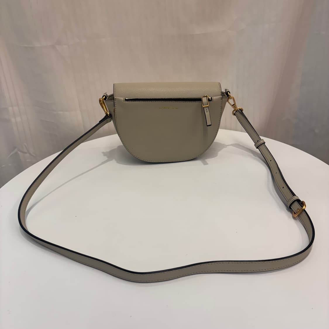 정품 오야니 로티새들 크로스백     상품이미지5