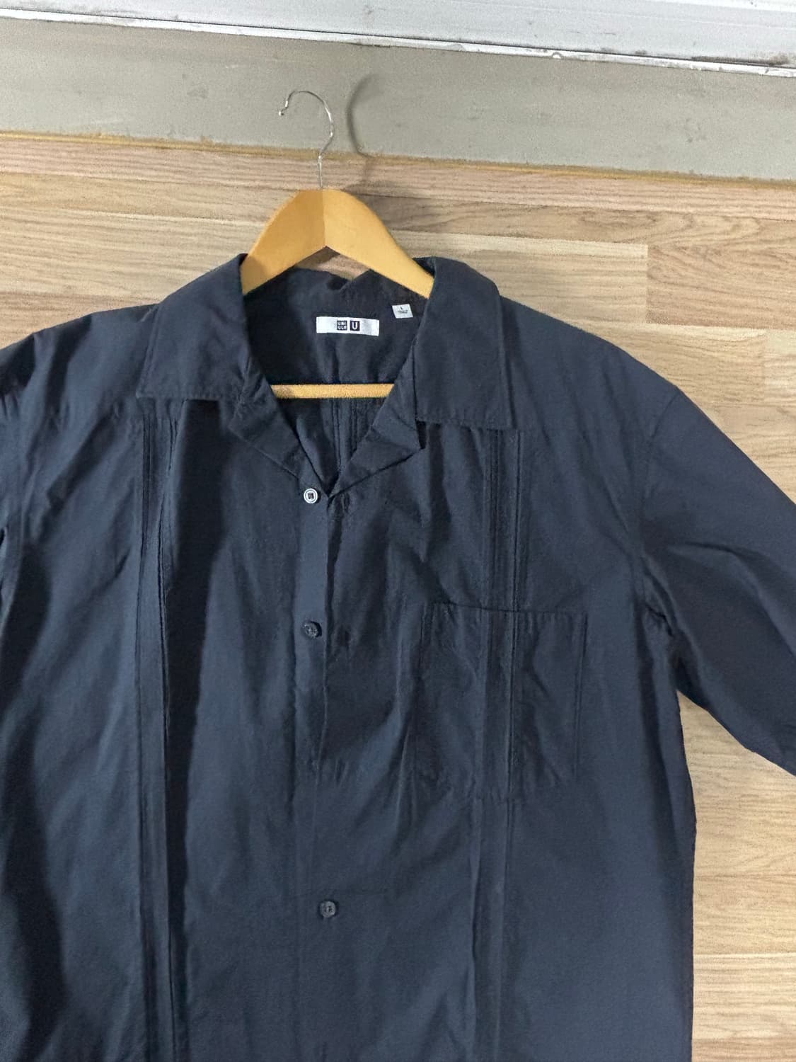 유니클로u 스티치 디테일 반팔 셔츠 상품이미지1