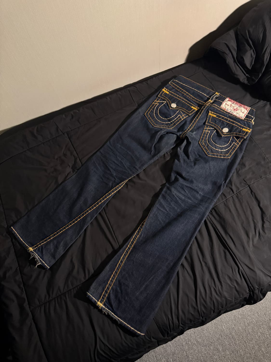 트루릴리전 조이 수퍼 티 부츠컷 데님 팬츠 상품이미지2