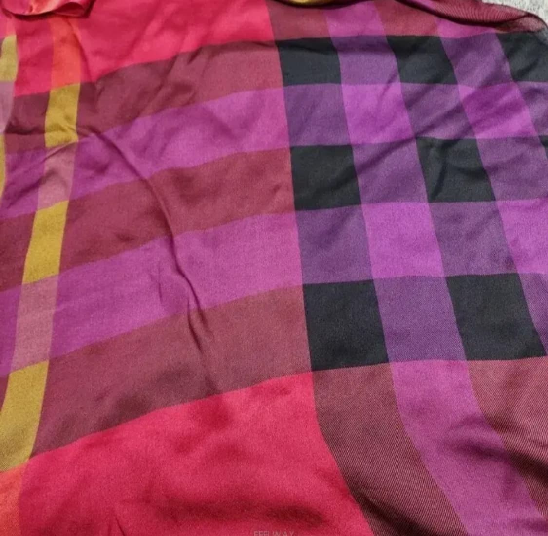 버버리 실크 롱스카프 상품이미지3