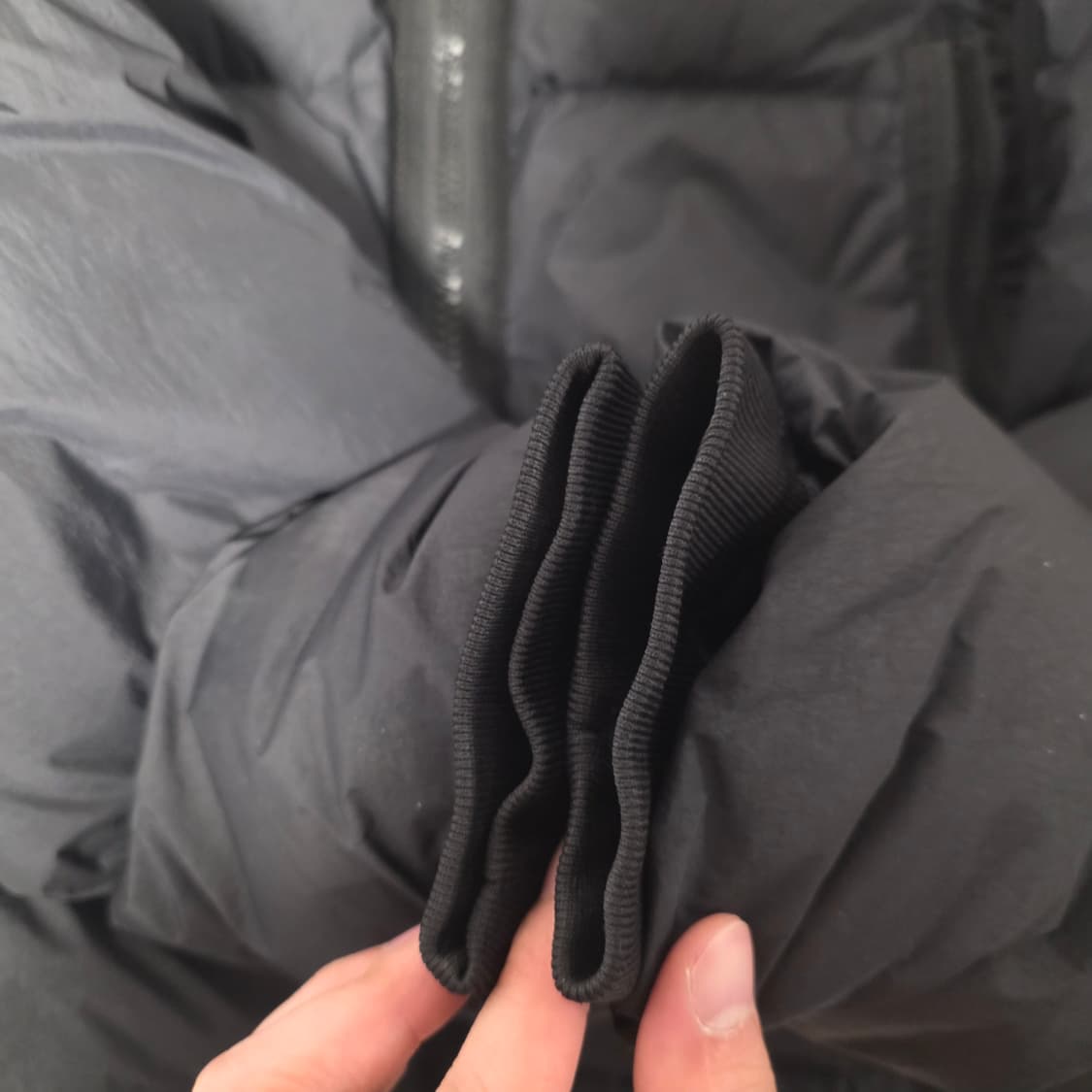 스톤아일랜드 크링클랩스 L 블랙 숏패딩 상품이미지3