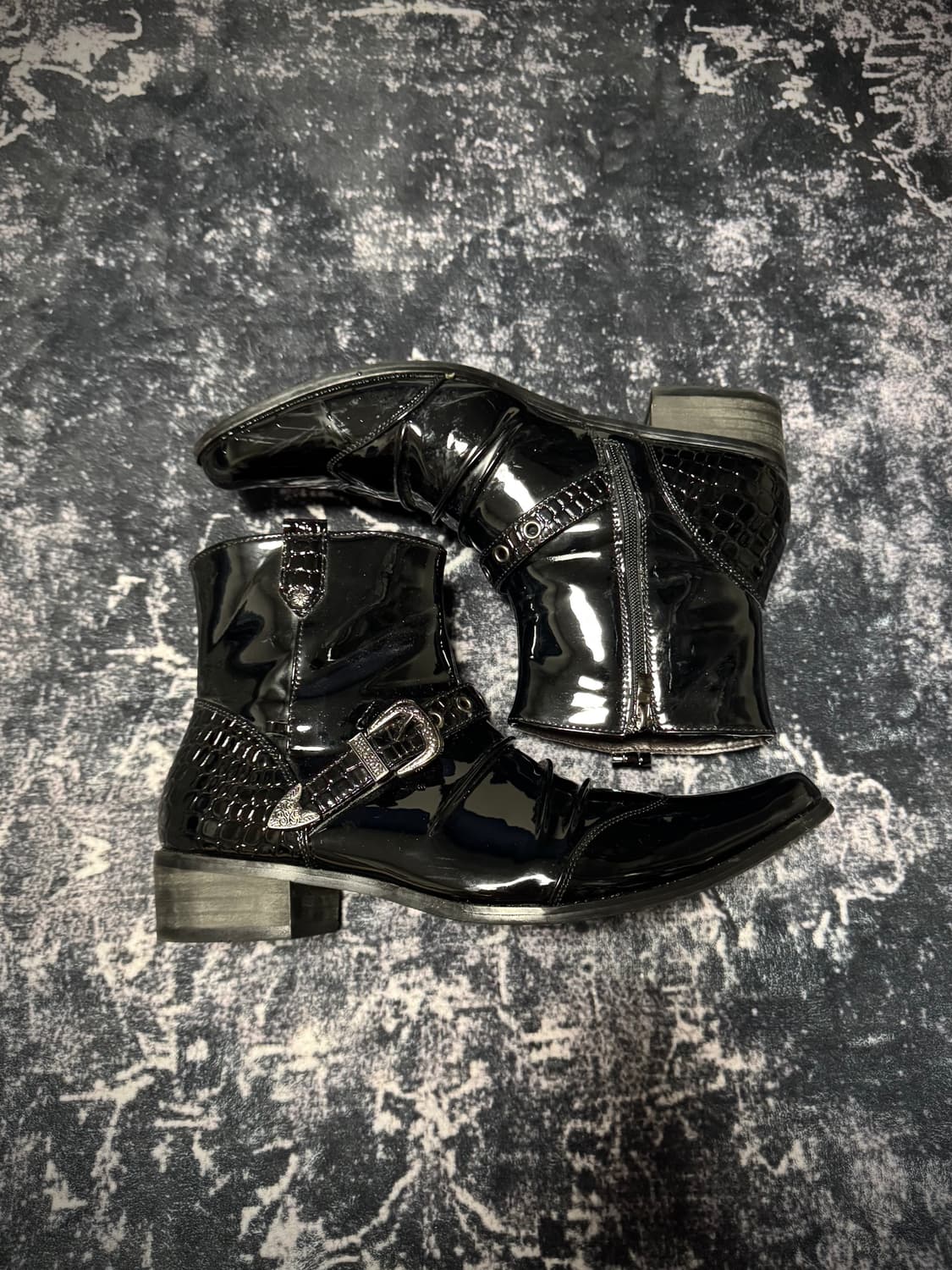 "Unknown" 00's Design black glossy boots 상품이미지2