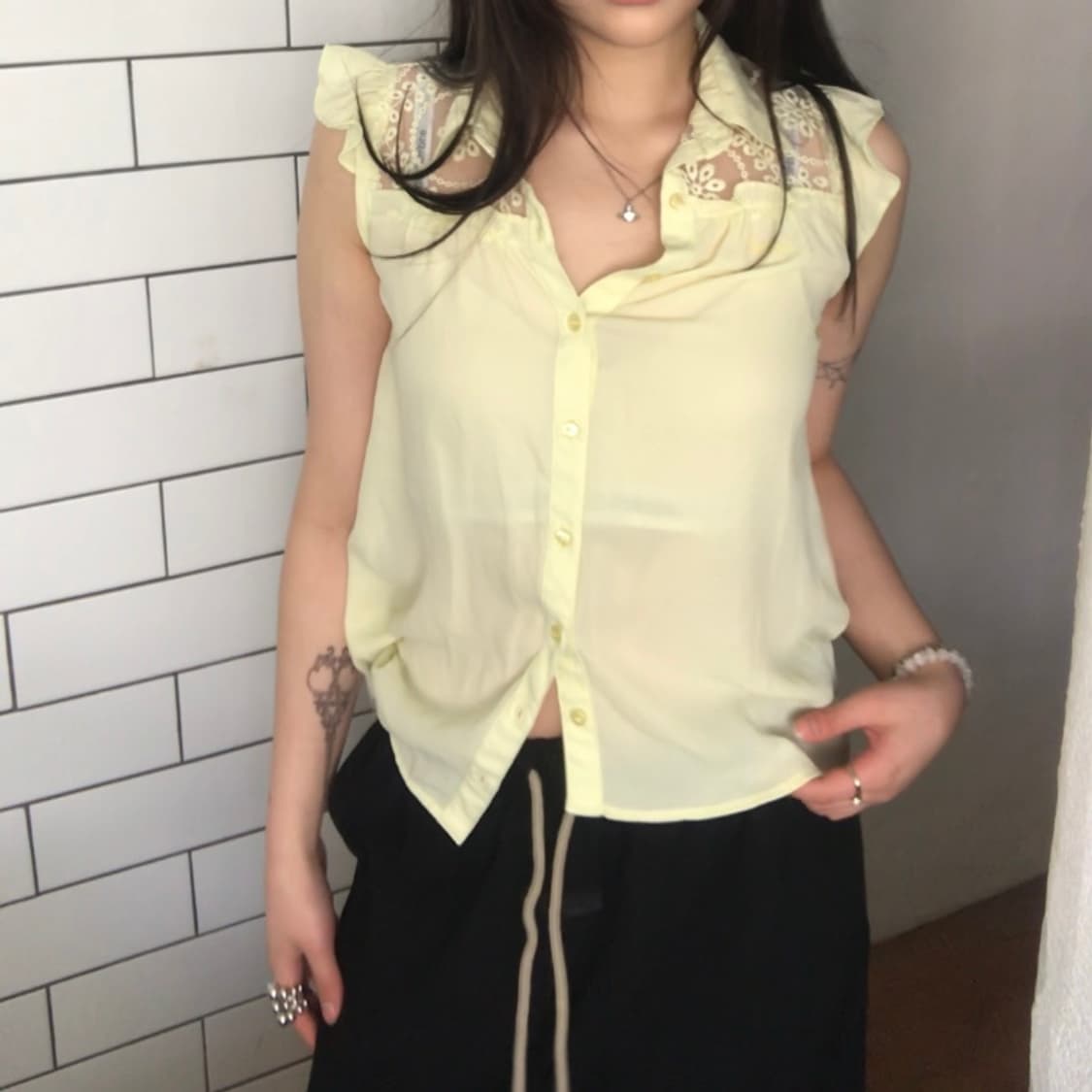 repipi armario 레이스 셔링 블라우스 / XS 사이즈 상품이미지1