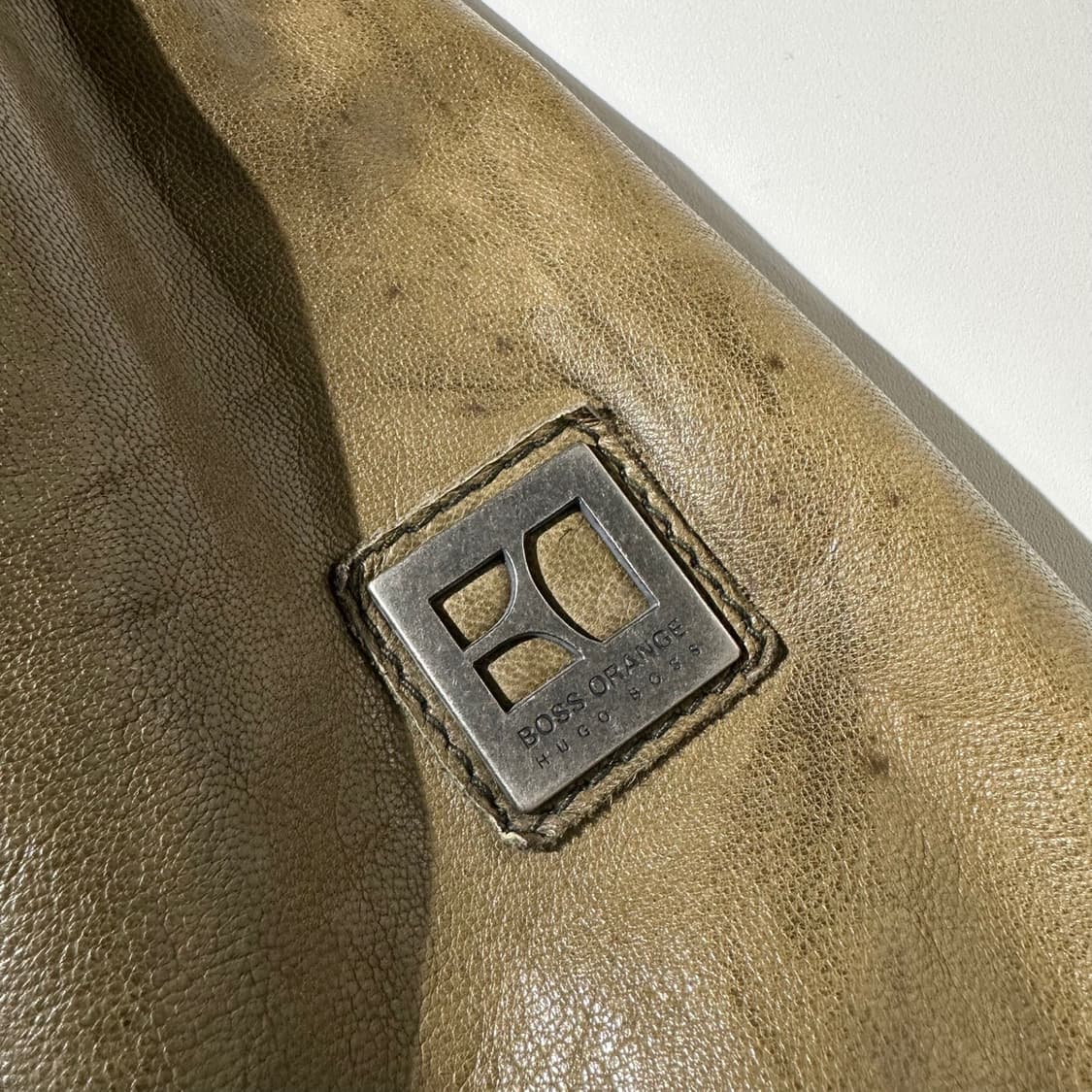 휴고보스 오렌지 고트스킨 레더 시어링 봄버 자켓 상품이미지5