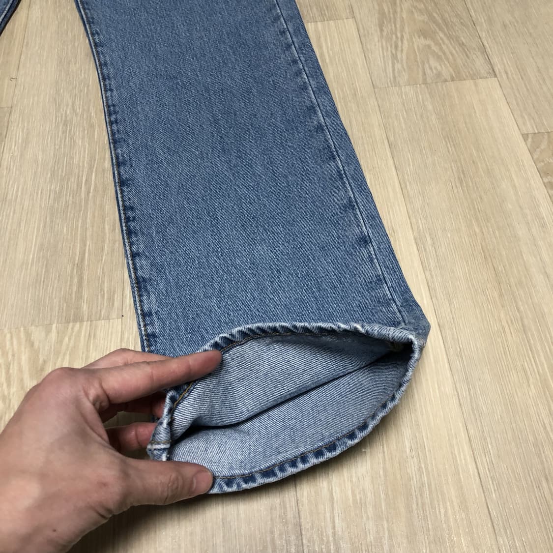(30) 리바이스 501 스트레이트핏 연청 소프트 워시드 데님 상품이미지3
