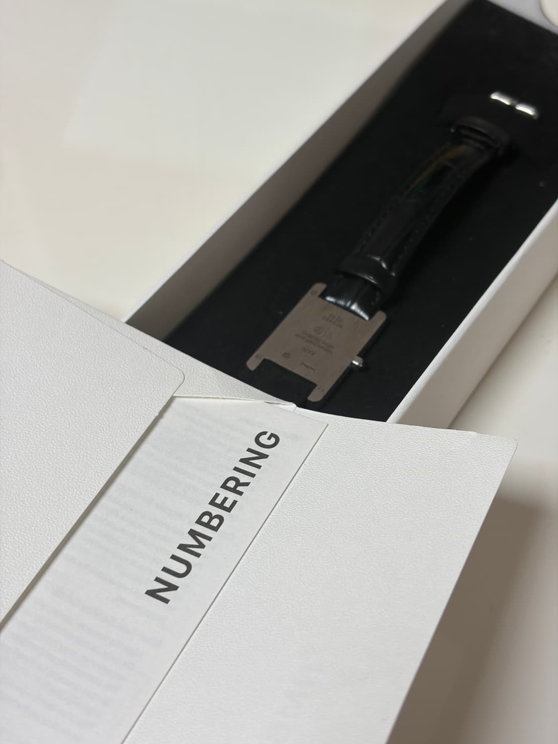 상태최상 넘버링 1901 실버 M사이즈 상품이미지1