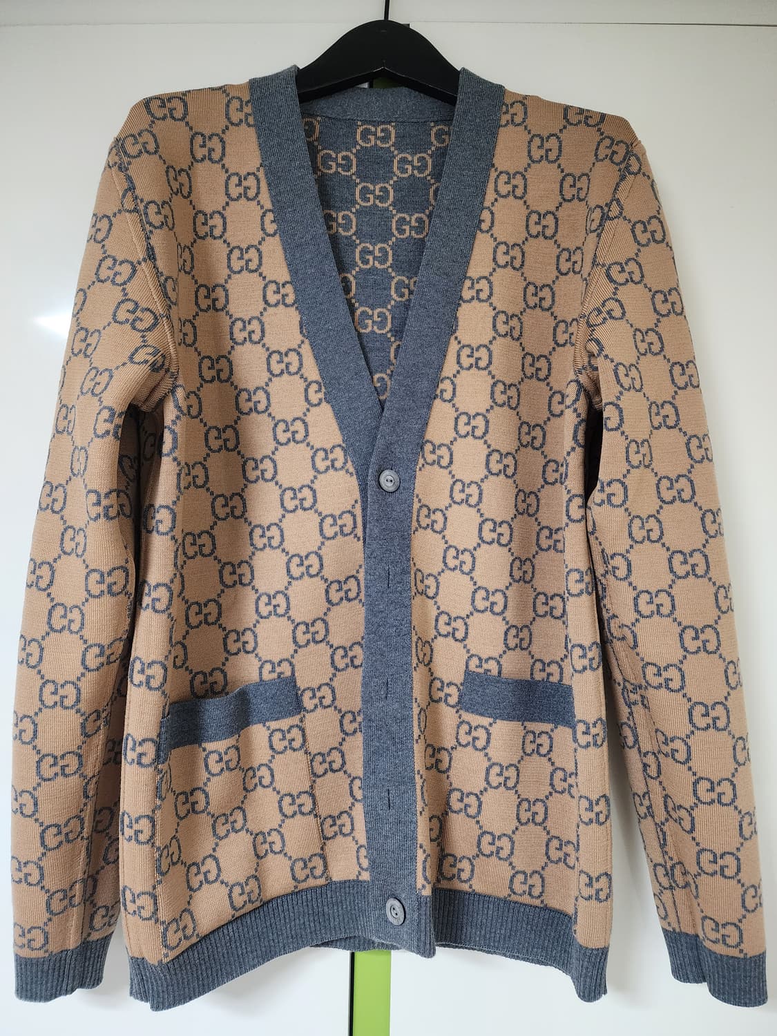 구찌 GG 로고 리버시블 가디건 24FW 55-66사이즈 상품이미지1