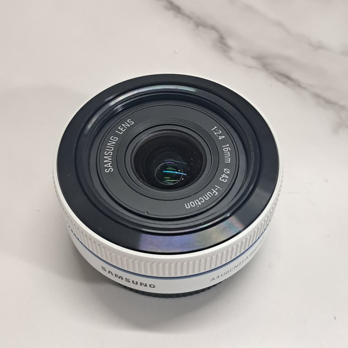 상태 좋은 삼성 16mm 미러리스 단렌즈 F2.4 상품이미지4