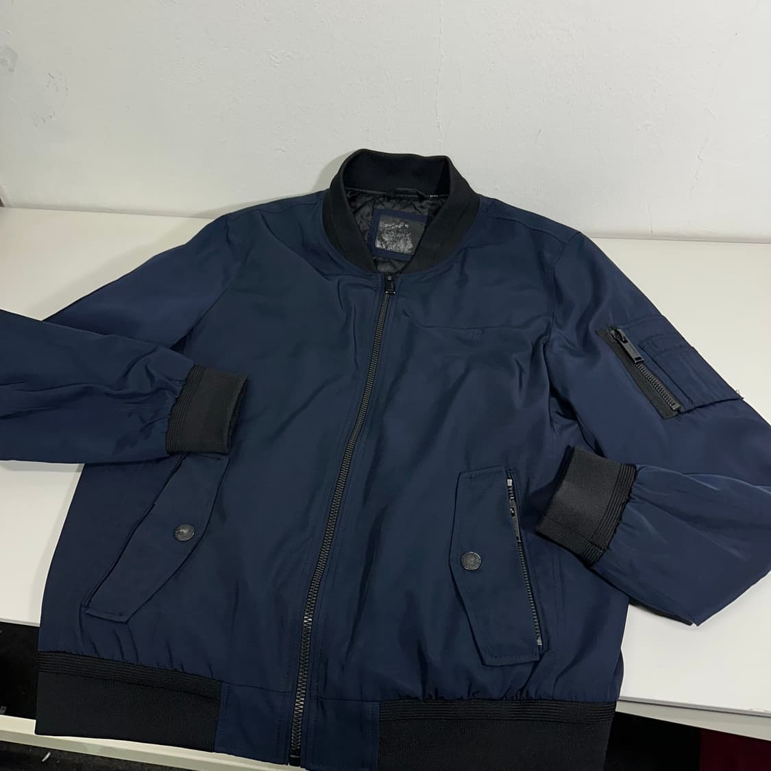 XL 켈빈클라인 네이비 기본로고 누빔 항공점퍼 상품이미지2