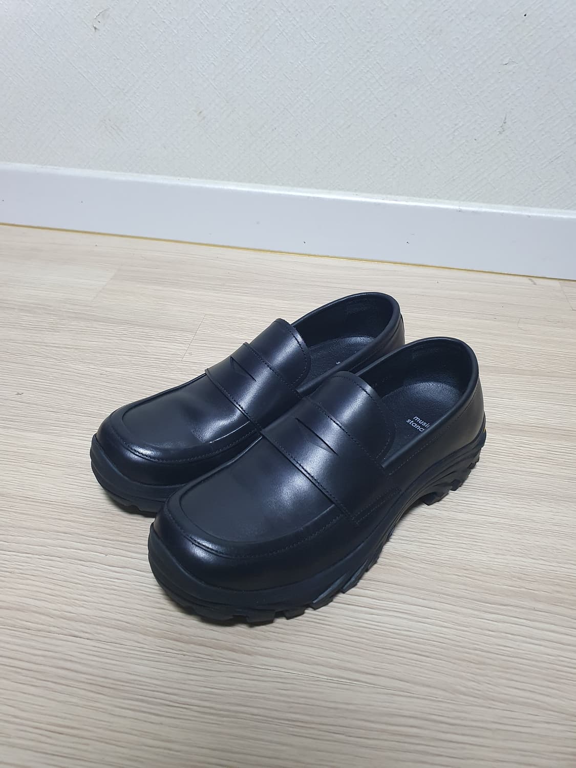 무신사 스탠다드 비브람 러그 솔 페니 로퍼 250 상품이미지4