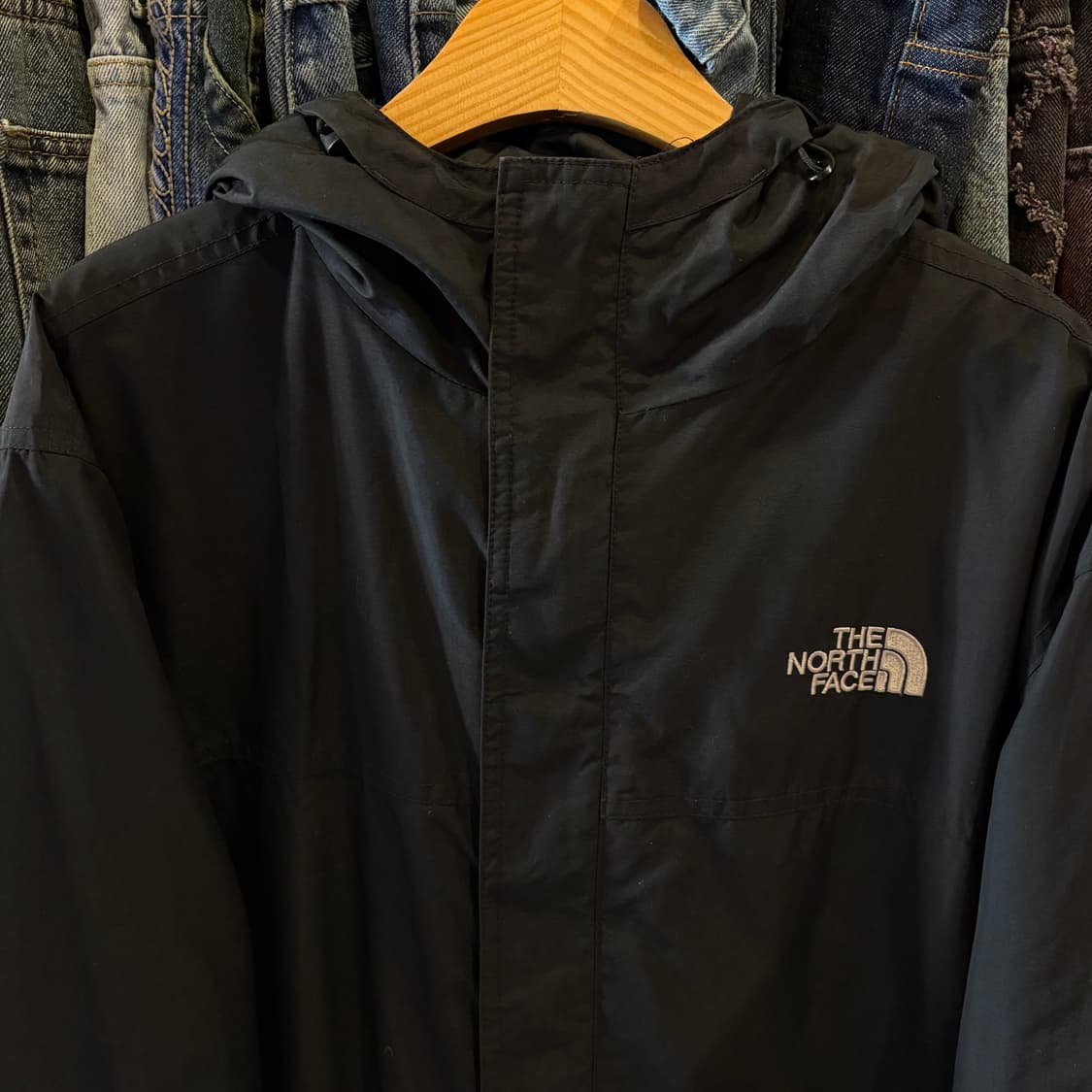 노스페이스 블랙 후드 바람막이 상품이미지3