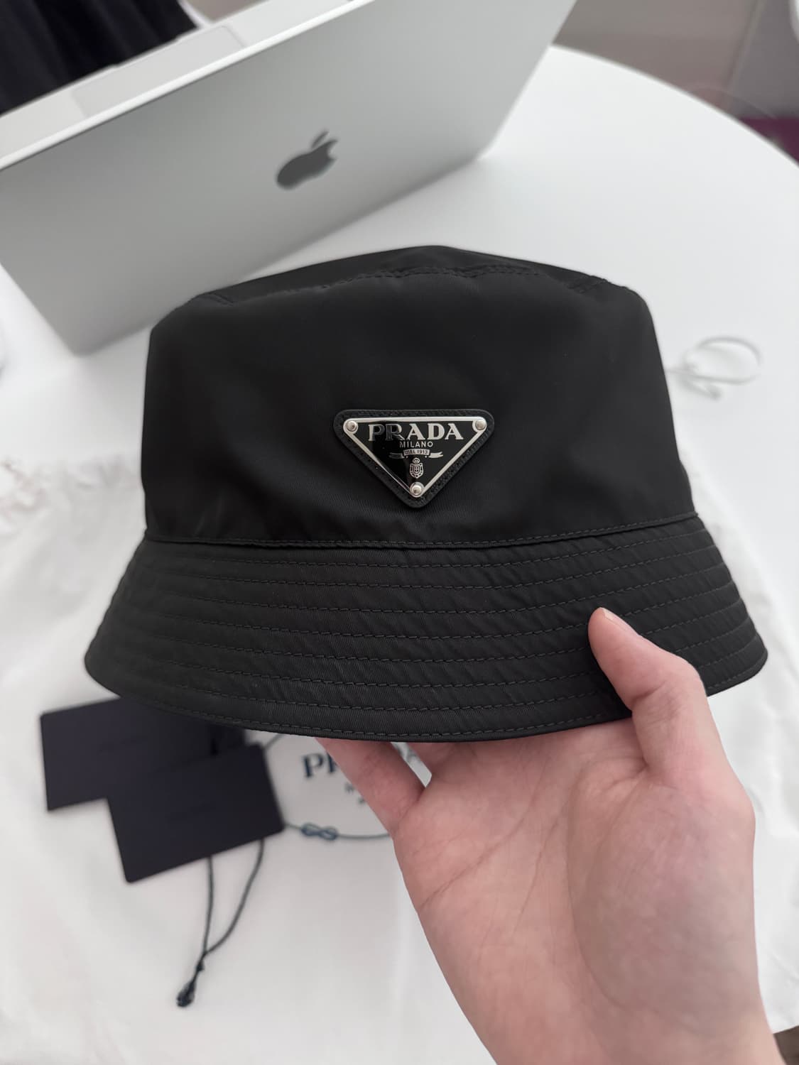 프라다 나일론 버킷햇 L 새상품급 상품이미지1