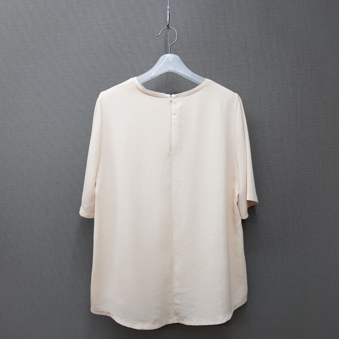 한섬 래트바이티 라운드넥 하프슬리브 블라우스 82-94-160사이즈 상품이미지5