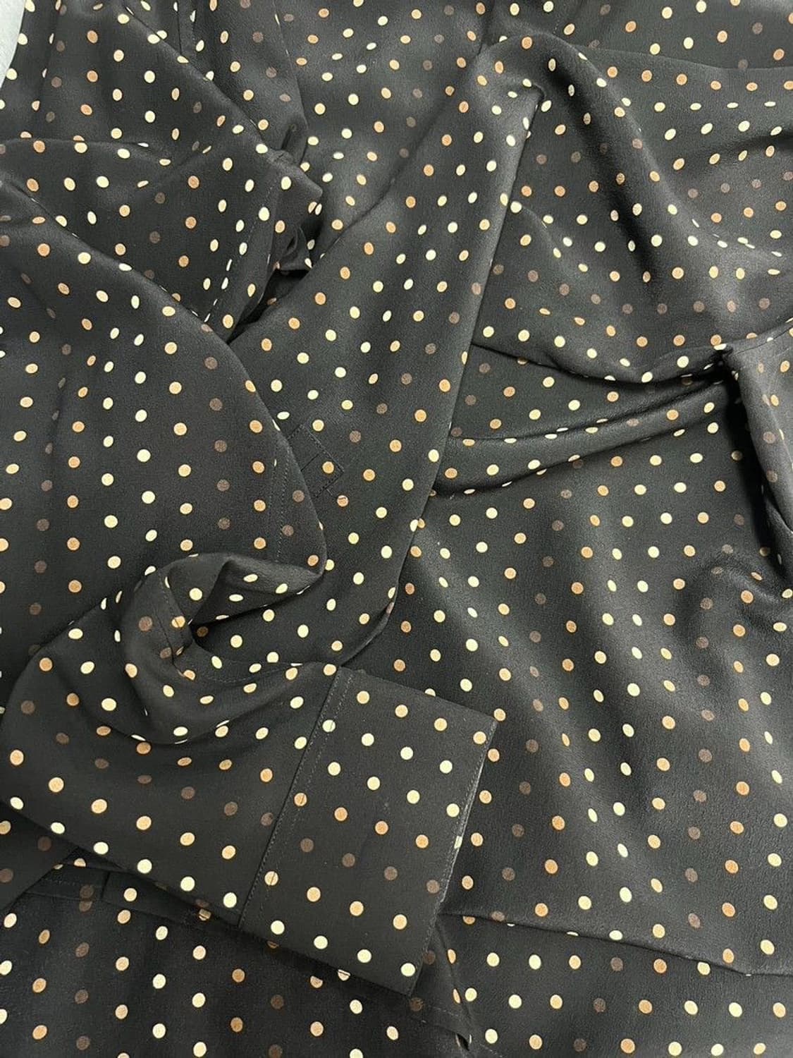 [강동원님 착용] 생로랑 23ss 폴카닷 이브카라 셔츠 상품이미지8