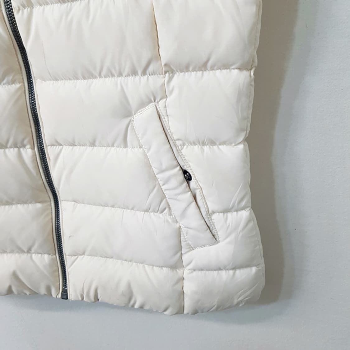 HILFIGER DENIM 다운 패딩 조끼 화이트 상품이미지3