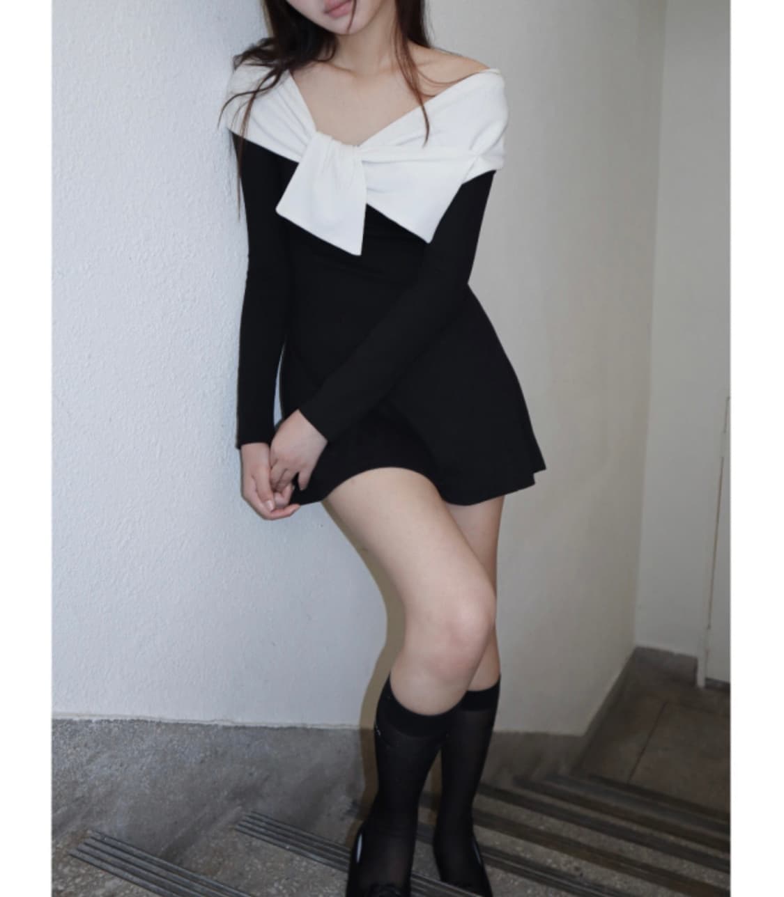 클라따 오프숄더 리본 블랙 미니 원피스 상품이미지2