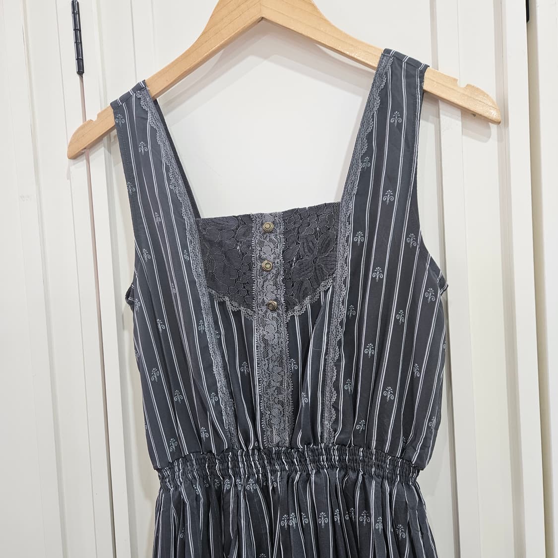 axes femme(엑시즈팜) 스트라이프 레이스 원피스 상품이미지4