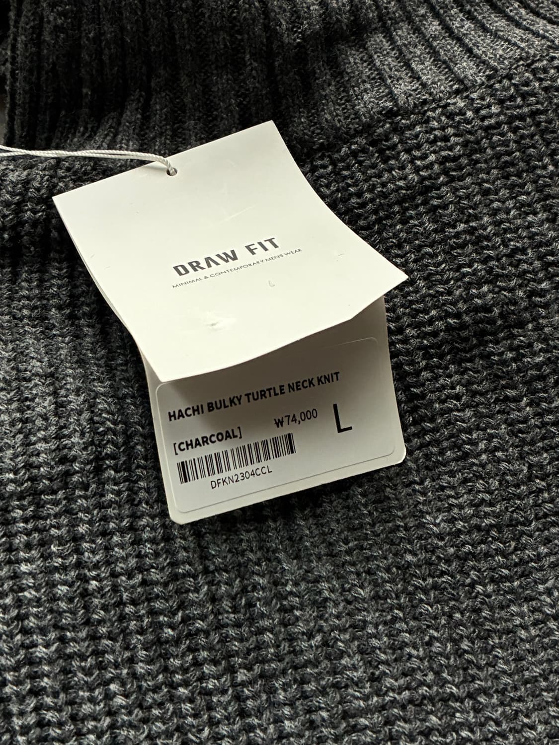 (새상품)(L) 드로우핏 하찌 벌키 터틀넥 니트 [CHARCOAL] 판매 상품이미지8
